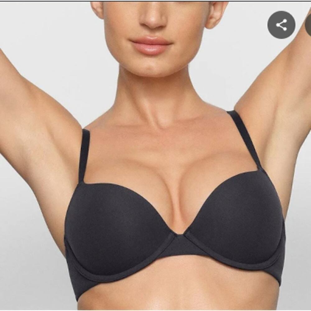 NWT SKIMS T-Shirt Push-Up Bra Size 40D Black Removable Pads Buttery Soft Support